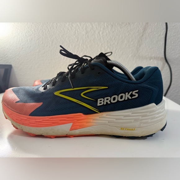 Brooks Vibrant Blue and Coral Athletic Shoes - Picture 4 of 8